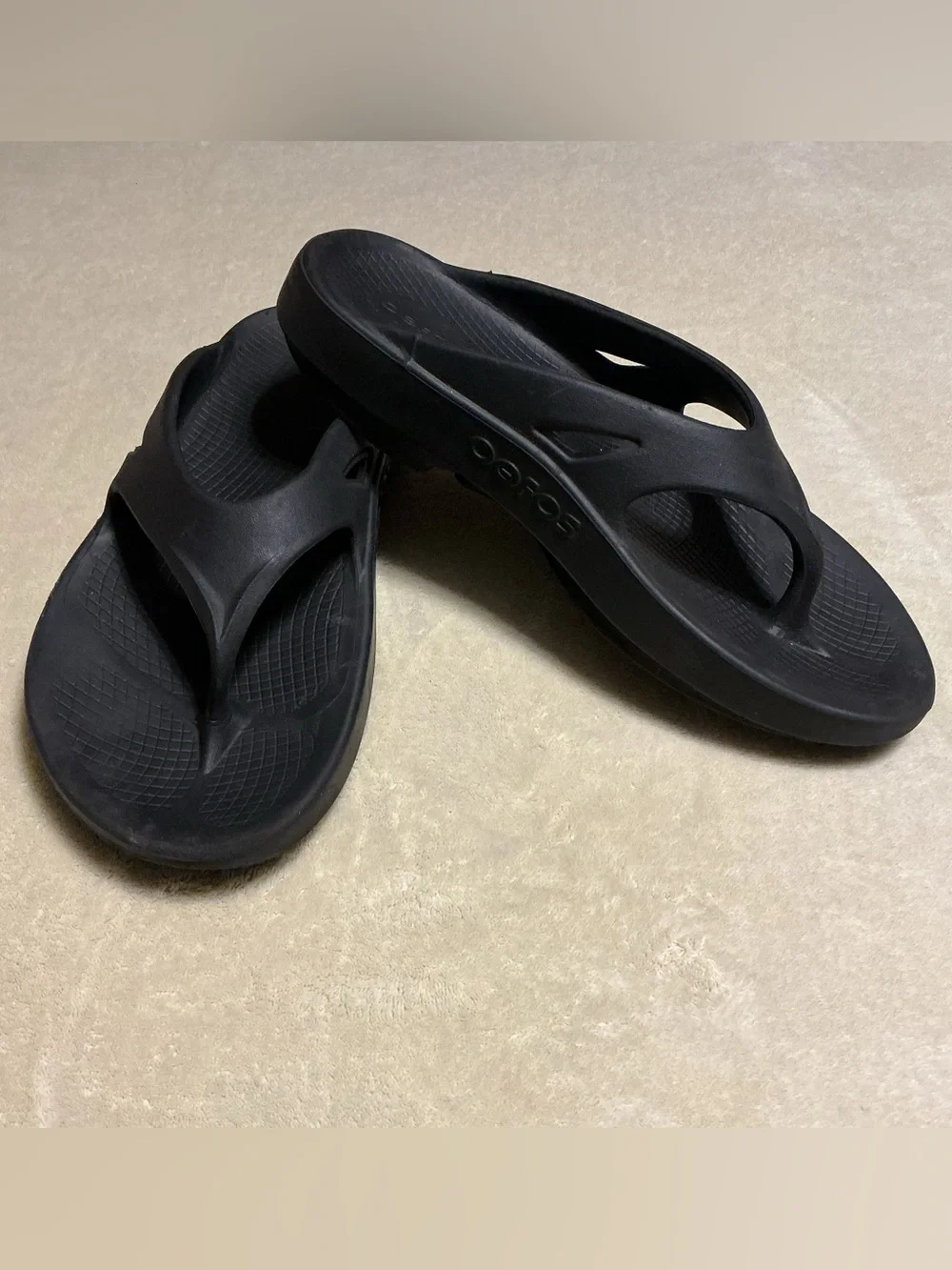 OOFOS Black Men's Recovery Flip Flops